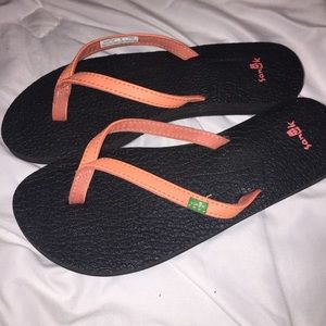 Sanuk flip flops